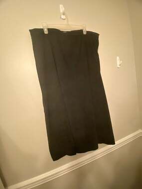 dressbarn Woman Black Midi Skirt Size 3X